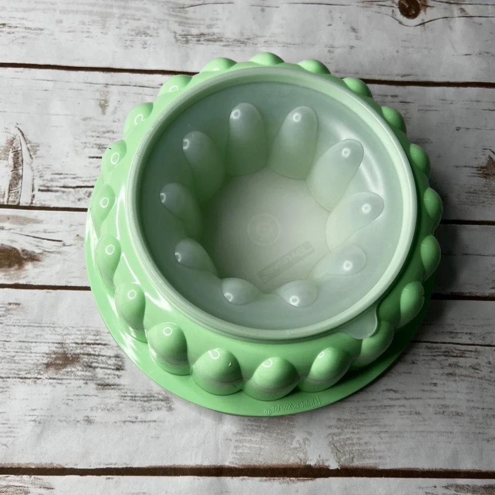 Tupperware preowned smoke
